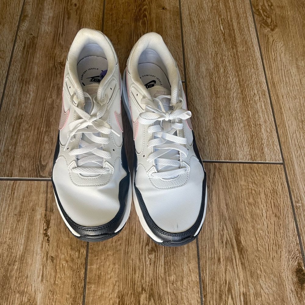 Nike White and Black Air Max Athletic Shoes with Pink Swoosh. Women size 11.5